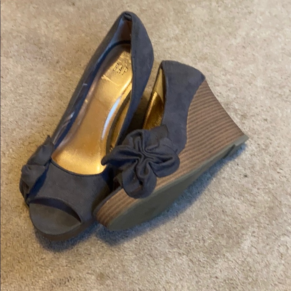 Wedge shoes